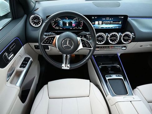 Certified 2025 Mercedes-Benz GLA 250 image 13