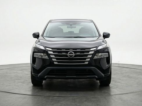 Used 2025 Nissan Rogue SV AWD/4WD image 2
