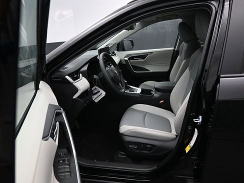 New 2025 Toyota RAV4 XLE Premium image 9