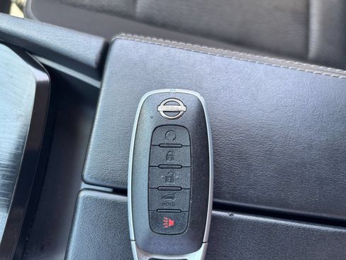 Used 2025 Nissan Rogue SV FWD image 27