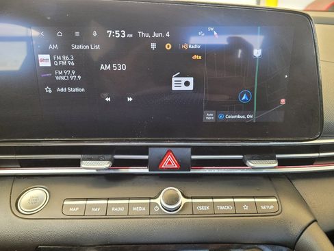 Used 2024 Hyundai Elantra SEL FWD image 25