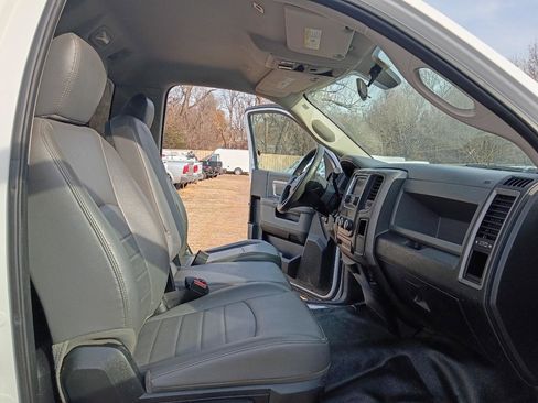 Used 2018 RAM 5500 Tradesman w/ Power & Remote Entry Group image 16