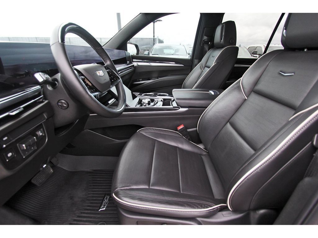 Used 2025 Cadillac Escalade Sport w/ LPO, Floor Liner Package RWD image 6