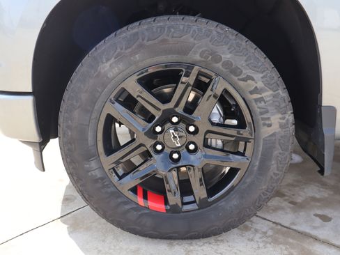 Used 2023 Chevrolet Silverado 1500 RST w/ Redline Edition AWD/4WD image 27