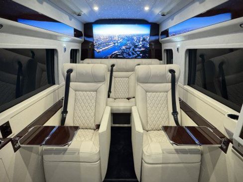 Used 2025 Mercedes-Benz Sprinter 2500 image 17