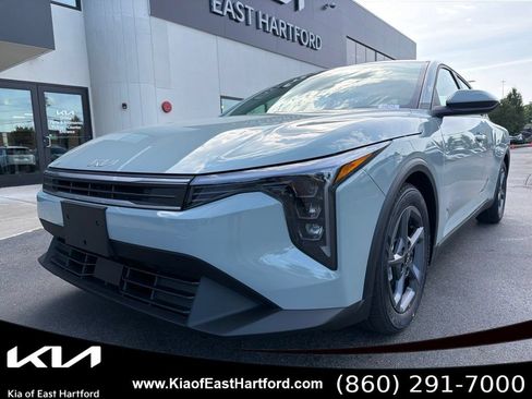 New 2026 Kia K4 FWD image 3
