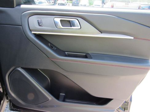 Used 2025 Ford Explorer ST-Line AWD/4WD image 37