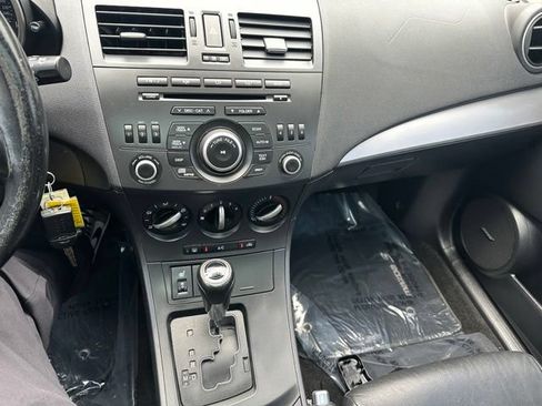 Used 2012 MAZDA MAZDA3 i Grand Touring w/ Tech Pkg FWD image 15