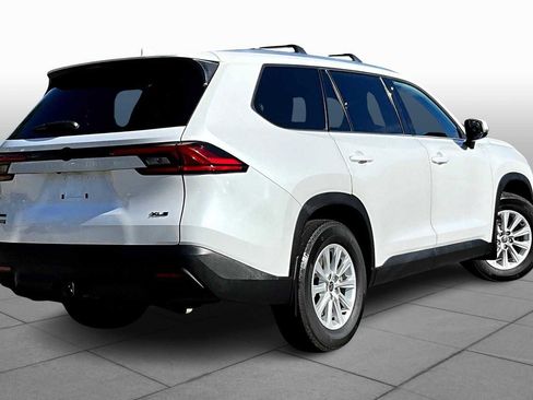 Used 2024 Toyota Grand Highlander XLE image 12