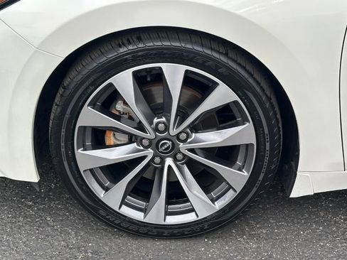 Certified 2023 Nissan Maxima Platinum w/ Sport Mat Group FWD image 8