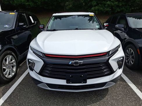 Used 2024 Chevrolet Blazer LT w/ Redline Edition AWD/4WD image 2