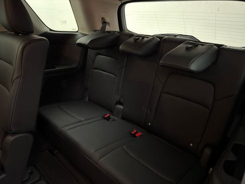 New 2026 Nissan Pathfinder SL FWD image 17