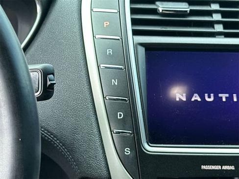 Used 2019 Lincoln Nautilus Select image 20