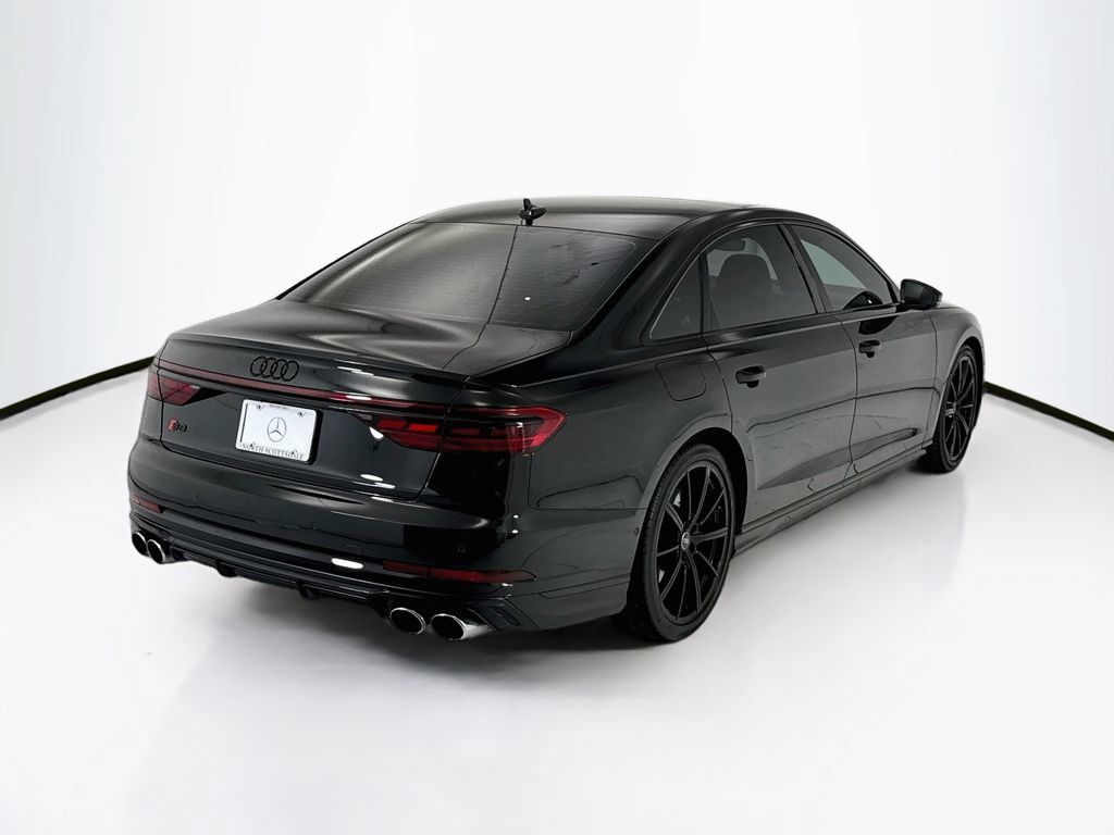 Used 2024 Audi S8 AWD/4WD image 5