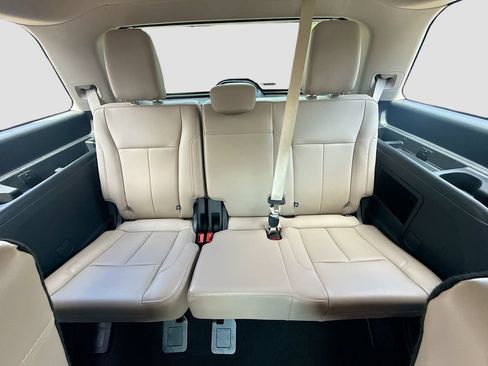 Used 2024 Ford Expedition XLT RWD image 27