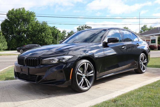 Used 2023 BMW 330i xDrive Sedan w/ Premium Package AWD/4WD image 7