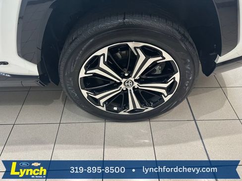 Used 2024 Toyota RAV4 XSE AWD/4WD image 28