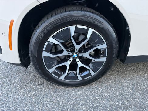 Used 2025 BMW X3 xDrive30i w/ Premium Package image 4