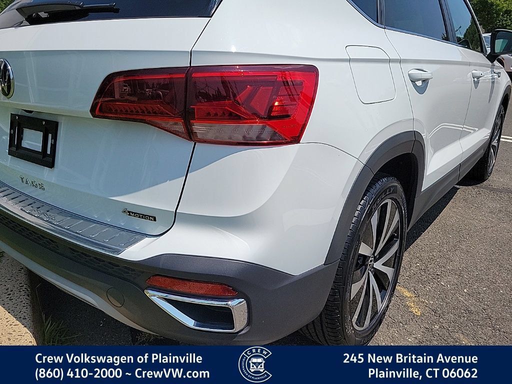 Certified 2023 Volkswagen Taos SE w/ Panoramic Sunroof Package AWD/4WD image 31