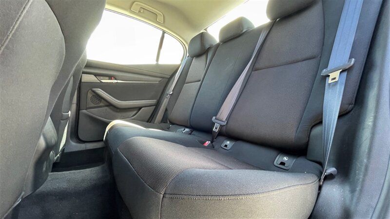 Used 2019 MAZDA MAZDA3 Sedan FWD image 11