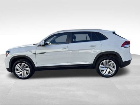 Used 2020 Volkswagen Atlas Cross Sport SE image 2