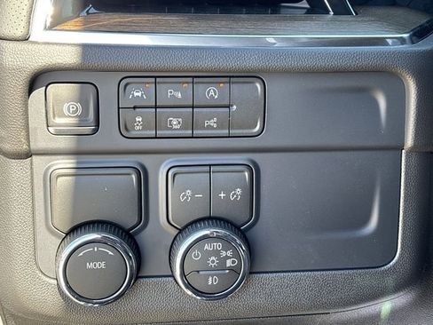 New 2026 Chevrolet Suburban High Country RWD image 21
