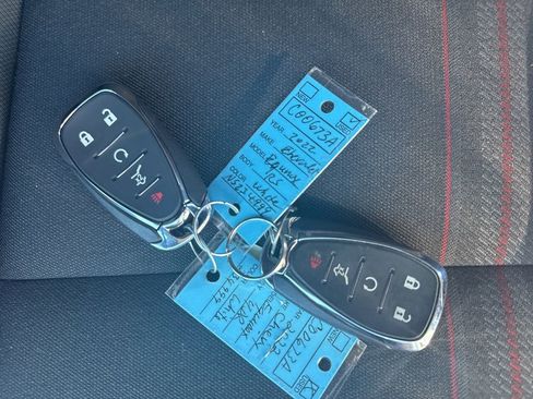 Used 2022 Chevrolet Equinox RS w/ Infotainment Package image 38