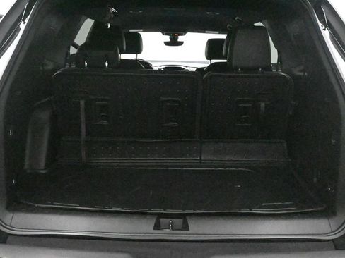 Certified 2023 Chevrolet Traverse LT w/ Rear Camera Mirror Package AWD/4WD image 15