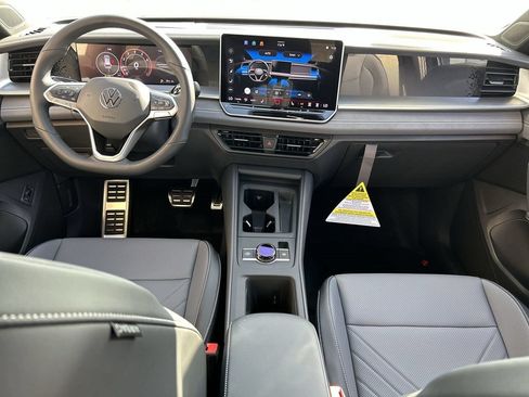 New 2026 Volkswagen Tiguan SE R-Line AWD/4WD image 11