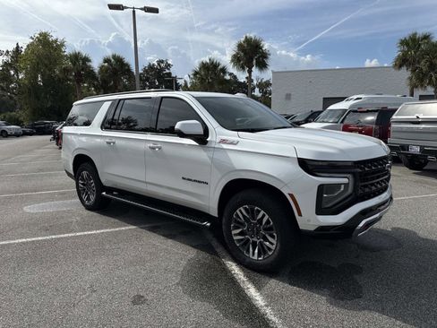 Used 2025 Chevrolet Suburban Z71 w/ Comfort Package image 1