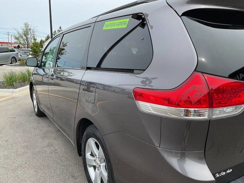 Used 2011 Toyota Sienna LE FWD image 5