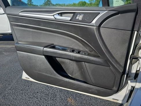 Used 2016 Ford Fusion Titanium image 24