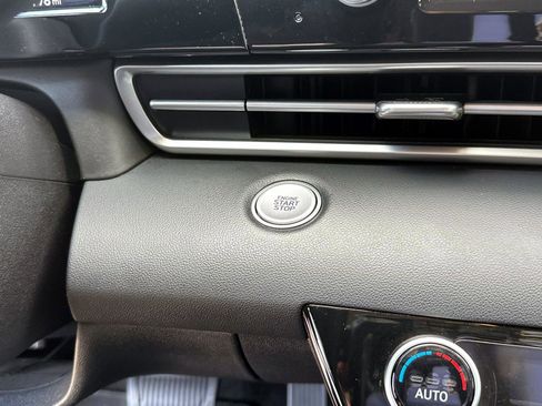 Used 2022 Hyundai Elantra SEL w/ Convenience Package image 28