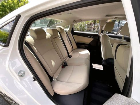 Used 2018 Honda Civic EX image 29