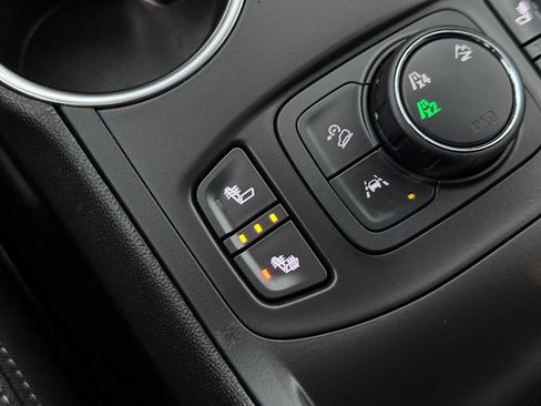 Certified 2024 GMC Terrain SLT image 21