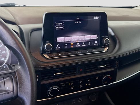 Used 2022 Nissan Rogue S image 18