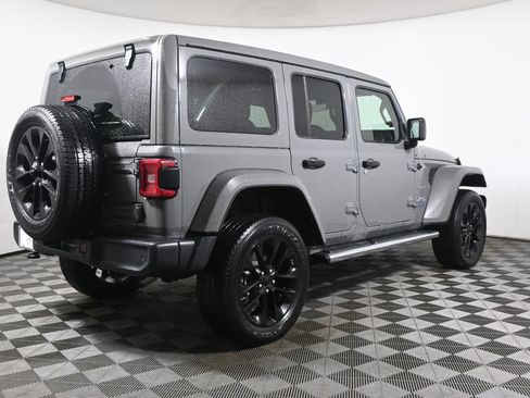 Used 2021 Jeep Wrangler Unlimited Sahara w/ Cold Weather Group AWD/4WD image 7