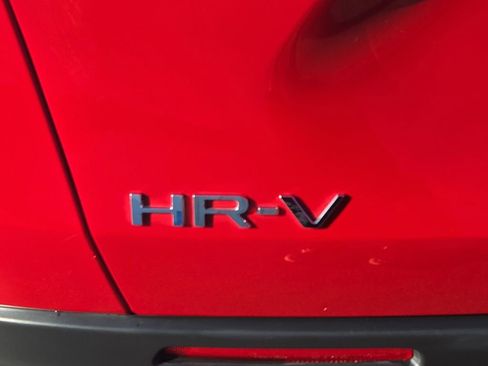 Certified 2025 Honda HR-V Sport image 7