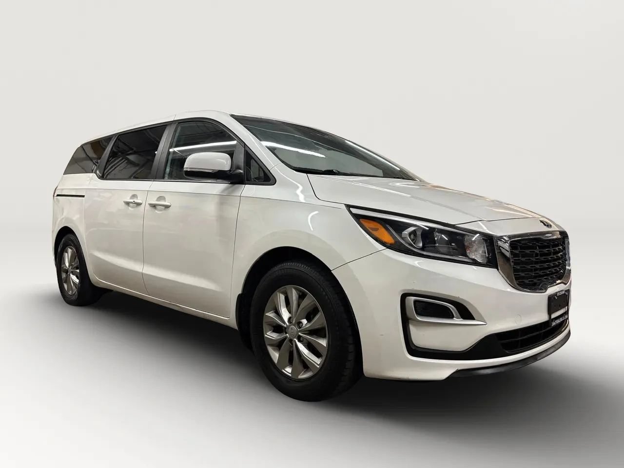 Used 2020 Kia Sedona LX FWD image 2