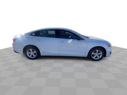 Used 2023 Chevrolet Malibu LS image 9