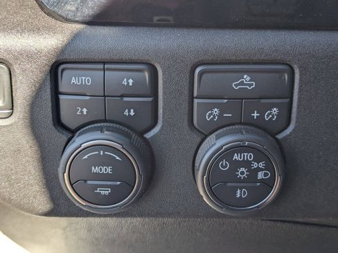 Used 2022 Chevrolet Silverado 1500 RST w/ Z71 Off-Road Package image 32