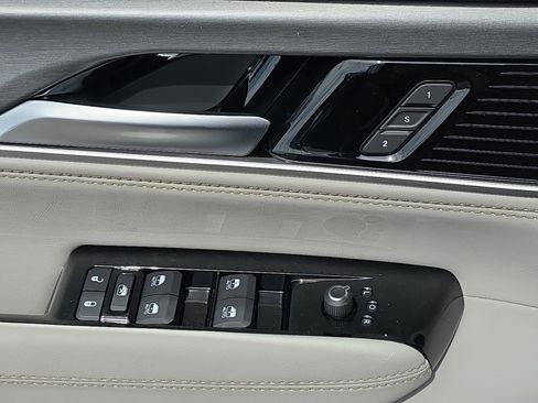 New 2026 Jeep Grand Wagoneer 4WD image 24