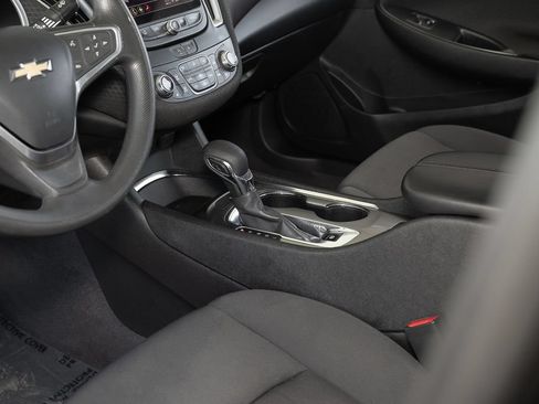 Used 2023 Chevrolet Malibu LT FWD image 34