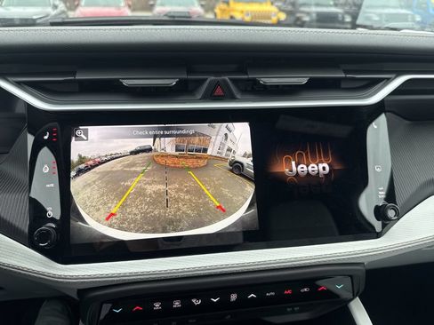 Used 2026 Jeep Cherokee Overland w/ Trailer Tow Group AWD/4WD image 27