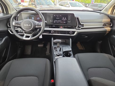 Used 2023 Kia Sportage LX AWD/4WD image 24