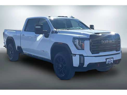 Used 2024 GMC Sierra 2500 AT4 w/ AT4 Premium Plus Package image 3