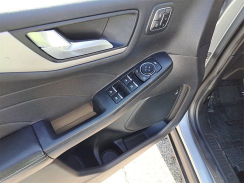 Used 2022 Ford Escape SEL w/ Technology Package image 14