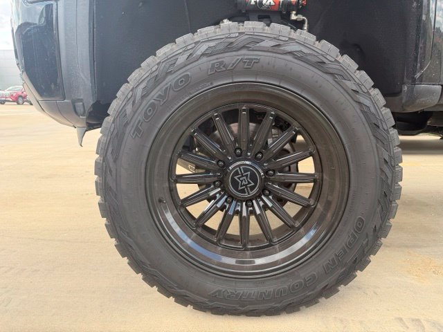 Used 2025 GMC Sierra 2500 AT4 w/ AT4 Premium Plus Package AWD/4WD image 5