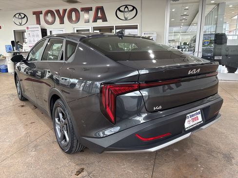 Used 2025 Kia K4 FWD image 8