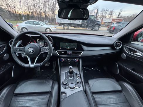 Used 2017 Alfa Romeo Giulia Ti w/ TI 19" Sport Package image 16